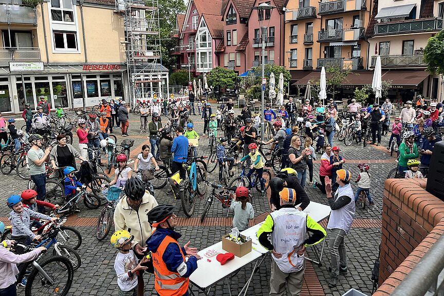 Kundgebung Kundgebung auf dem Marktplatz in Hattersheim